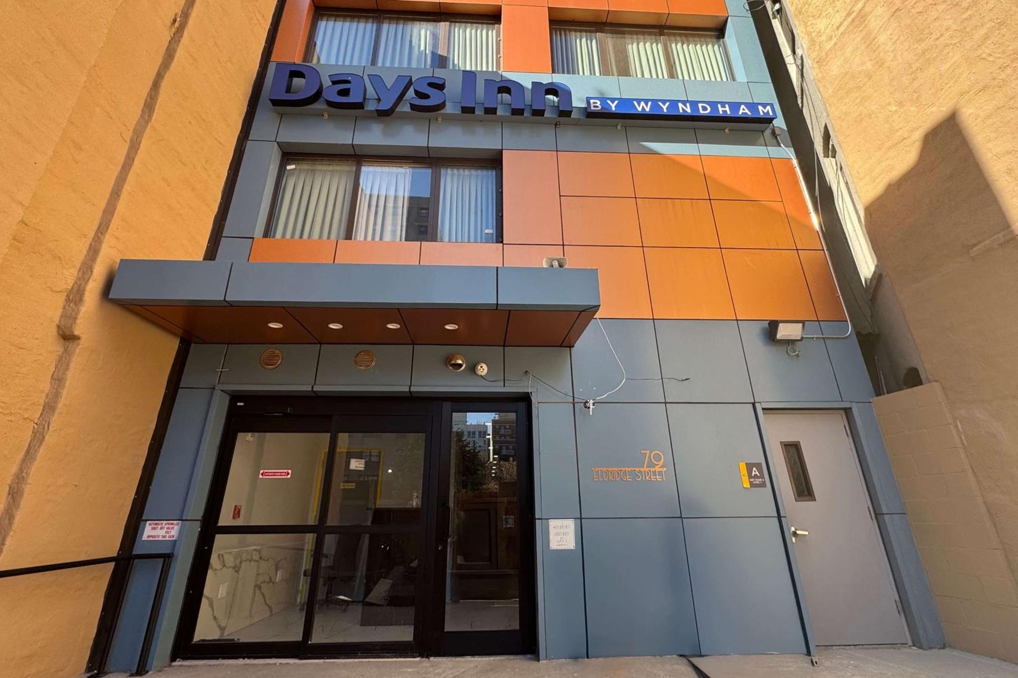 Days Inn By Wyndham New York Chinatown Extérieur photo