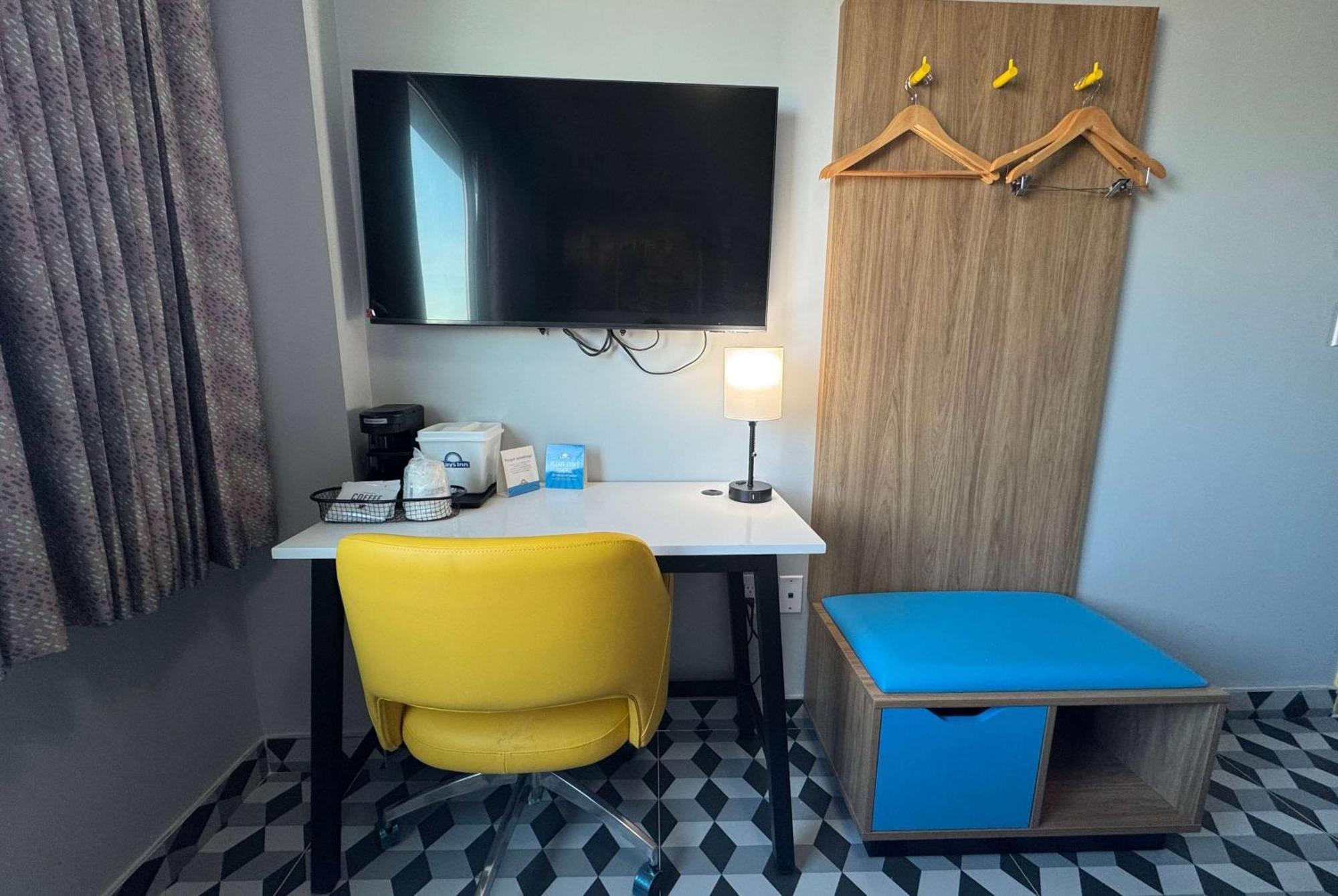 Days Inn By Wyndham New York Chinatown Extérieur photo